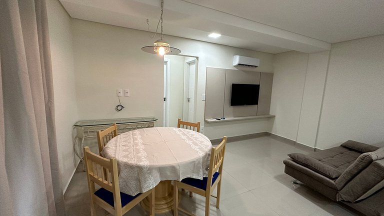 Apartamento com dois quartos no centro com churrasqueira