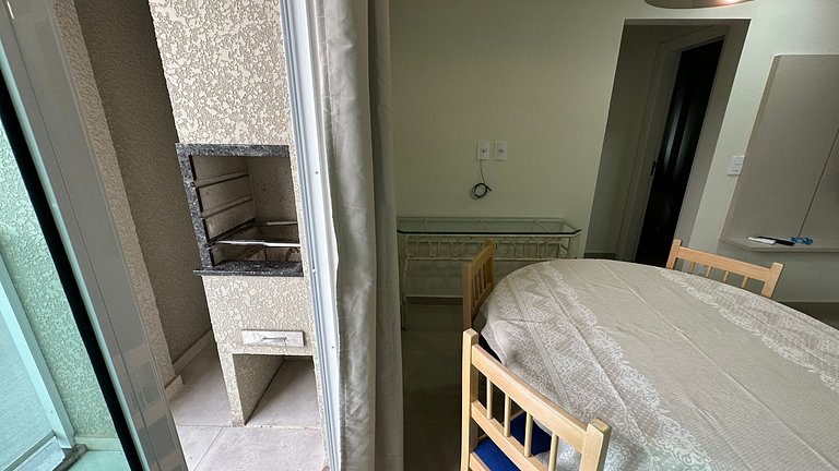 Apartamento com dois quartos no centro com churrasqueira