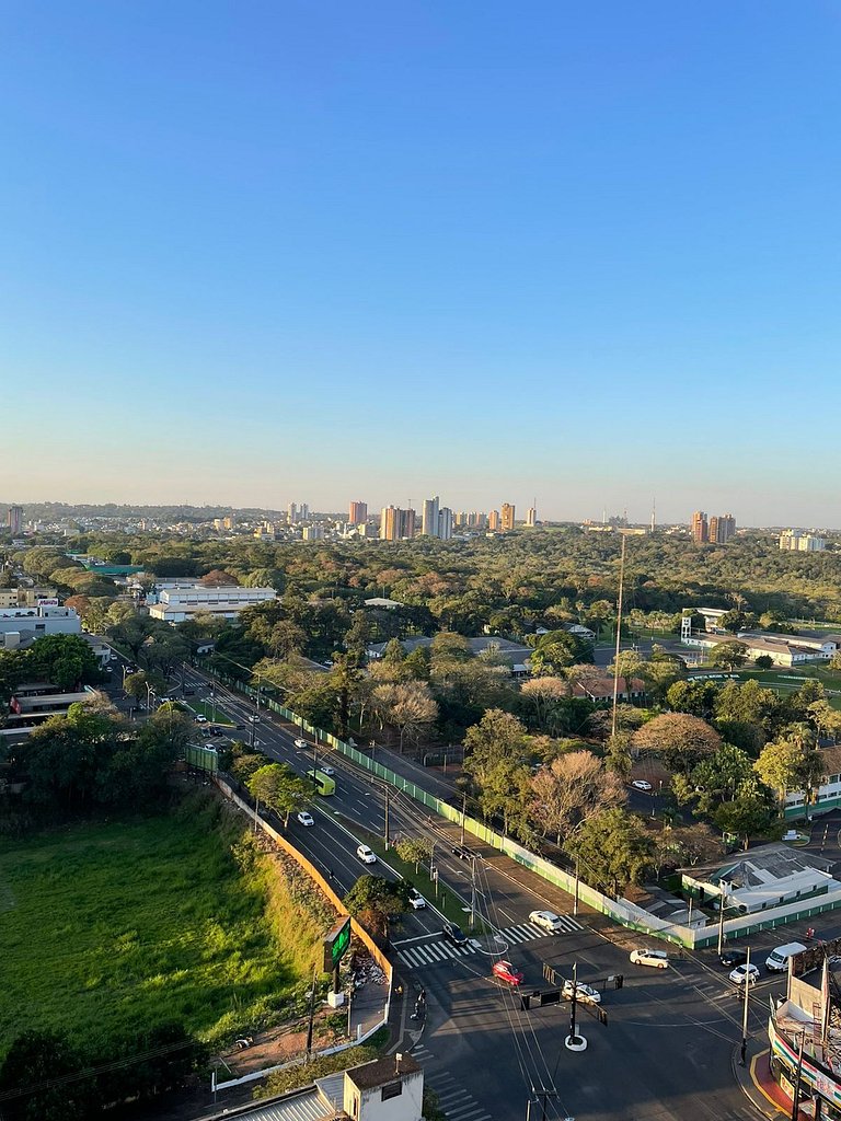 Apt em último andar com linda vista no centro de Foz