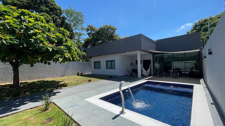 Casa com Piscina na região central de Foz