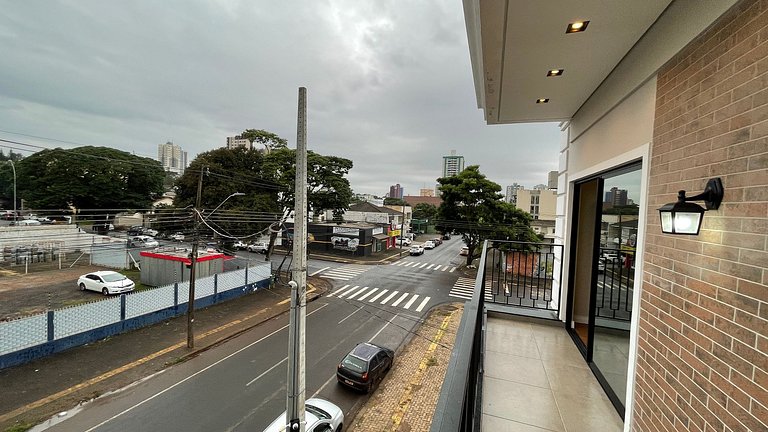 Studio com Estacionamento e varanda no centro de Foz